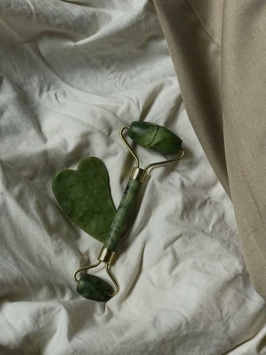 🍁Glow & Sculpt Ice Facial Combo🧊
Soothe your skin, shrink pores, and define your features.🍁
Reusable, Natural, and easy to use daily.🌾
"Enjoy 2 premium tools in 1 value pack"💐